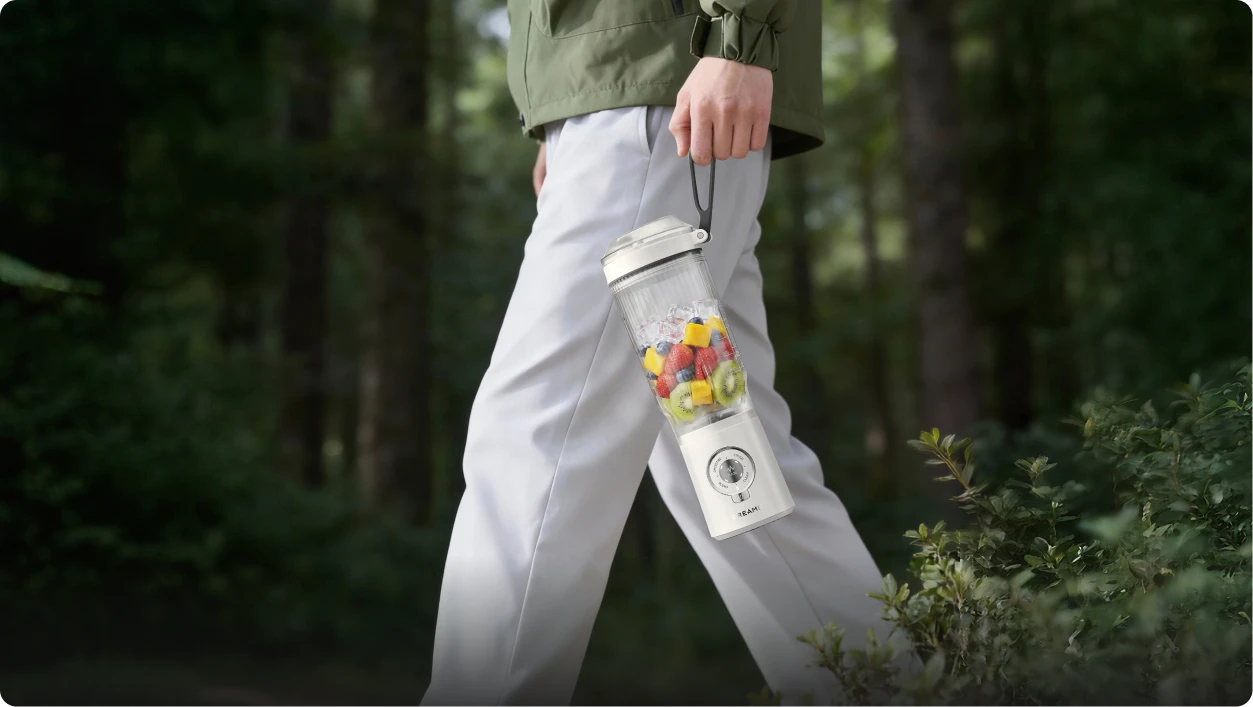 Batidora portátil Dreame Portable Blender con asa de silicona resistente para un transporte cómodo
